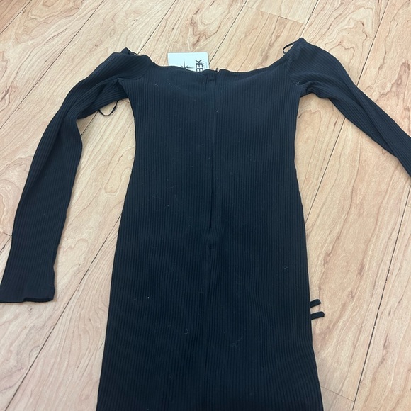 Seek Black Off-Shoulder Dress - Picture 3 of 3